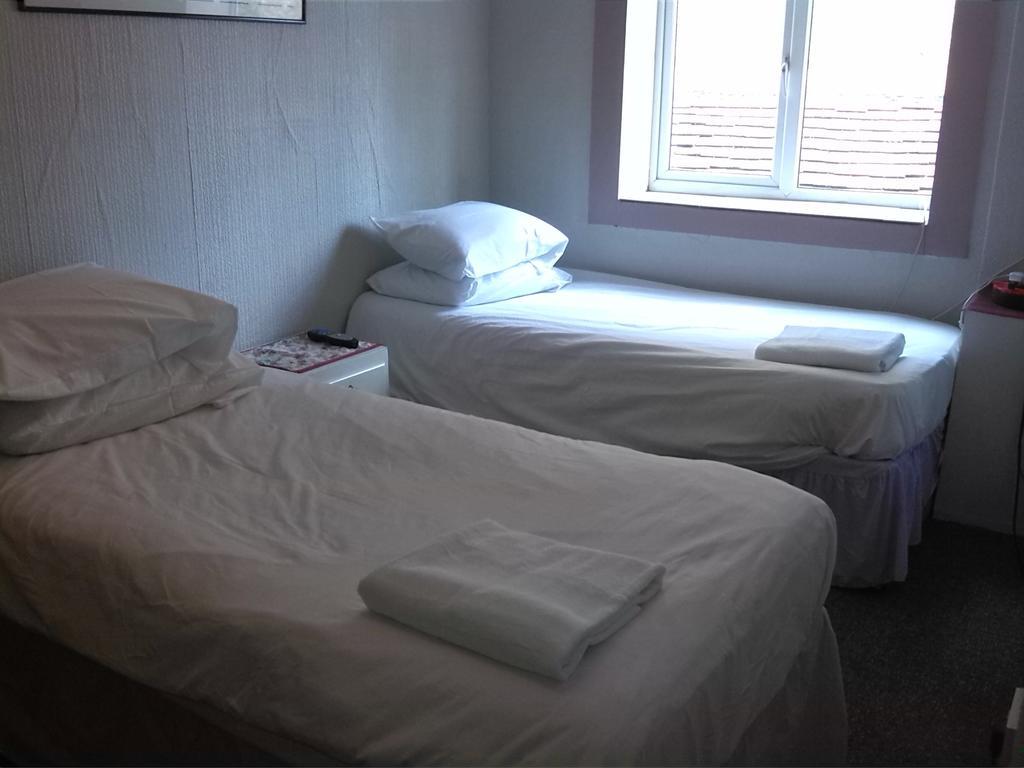 Swan Inn, Heathrow Airport Stanwell Oda fotoğraf